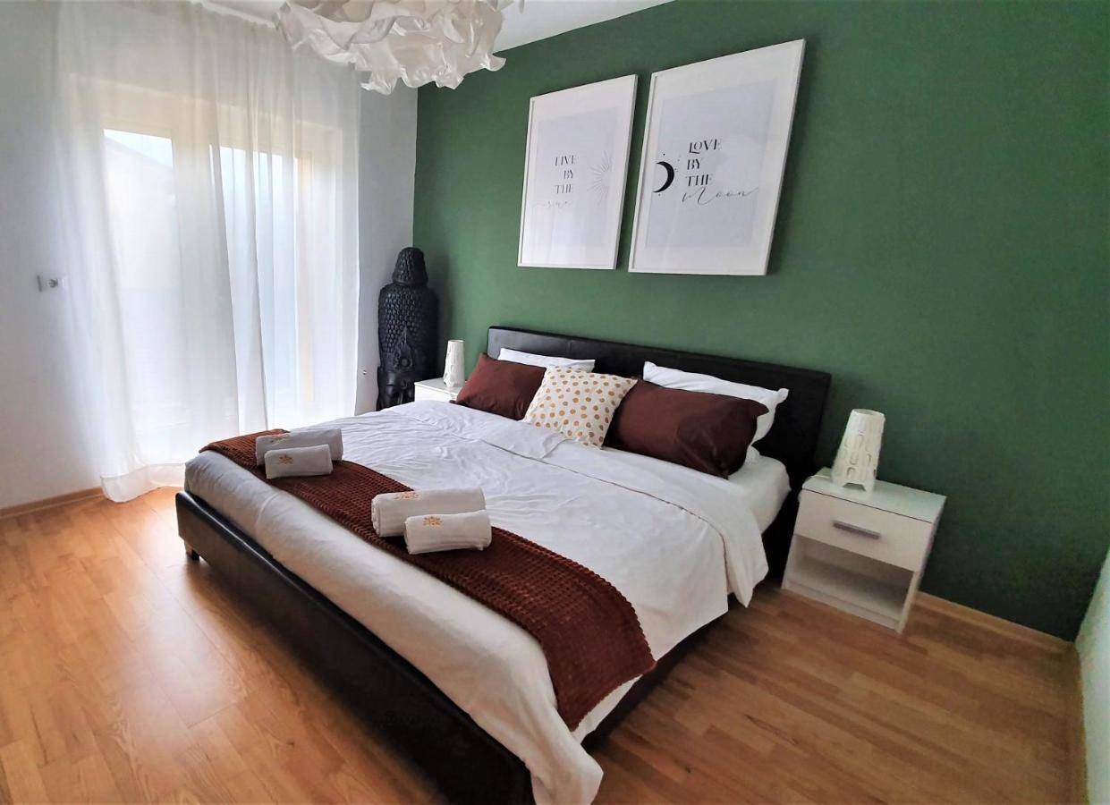 Apartment And Rooms Hisa Sonca Кобарид Екстериор снимка