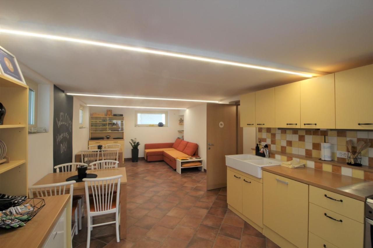 Apartment And Rooms Hisa Sonca Кобарид Екстериор снимка