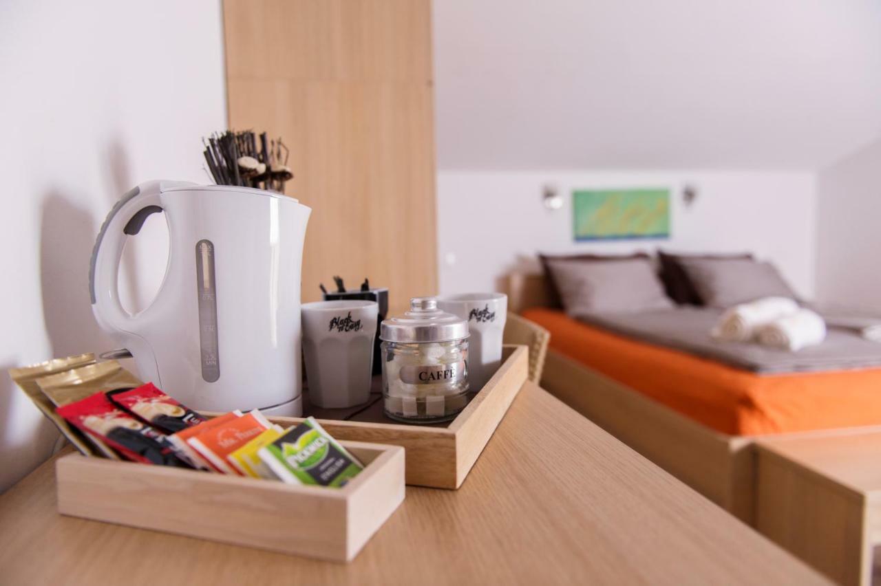 Apartment And Rooms Hisa Sonca Кобарид Екстериор снимка